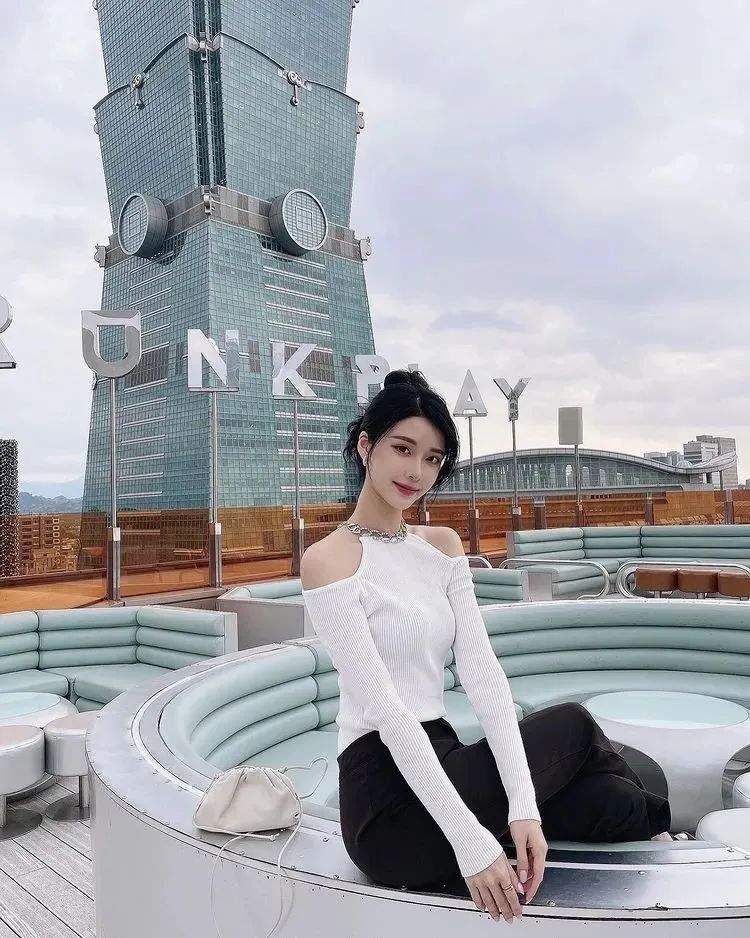 杨琪琪，她是台湾洪真英，“天菜”级别的网红美女！