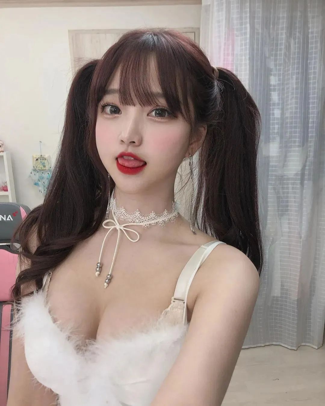 美女壁纸丨朴敏静，甜美可人的“萌系”女神