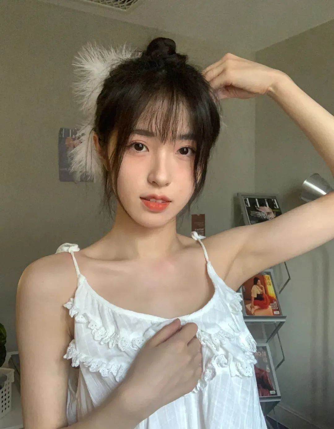 美女壁纸丨乔本小月，继佘颖欣之后，又一位“纯欲天花板”级别的网红美女