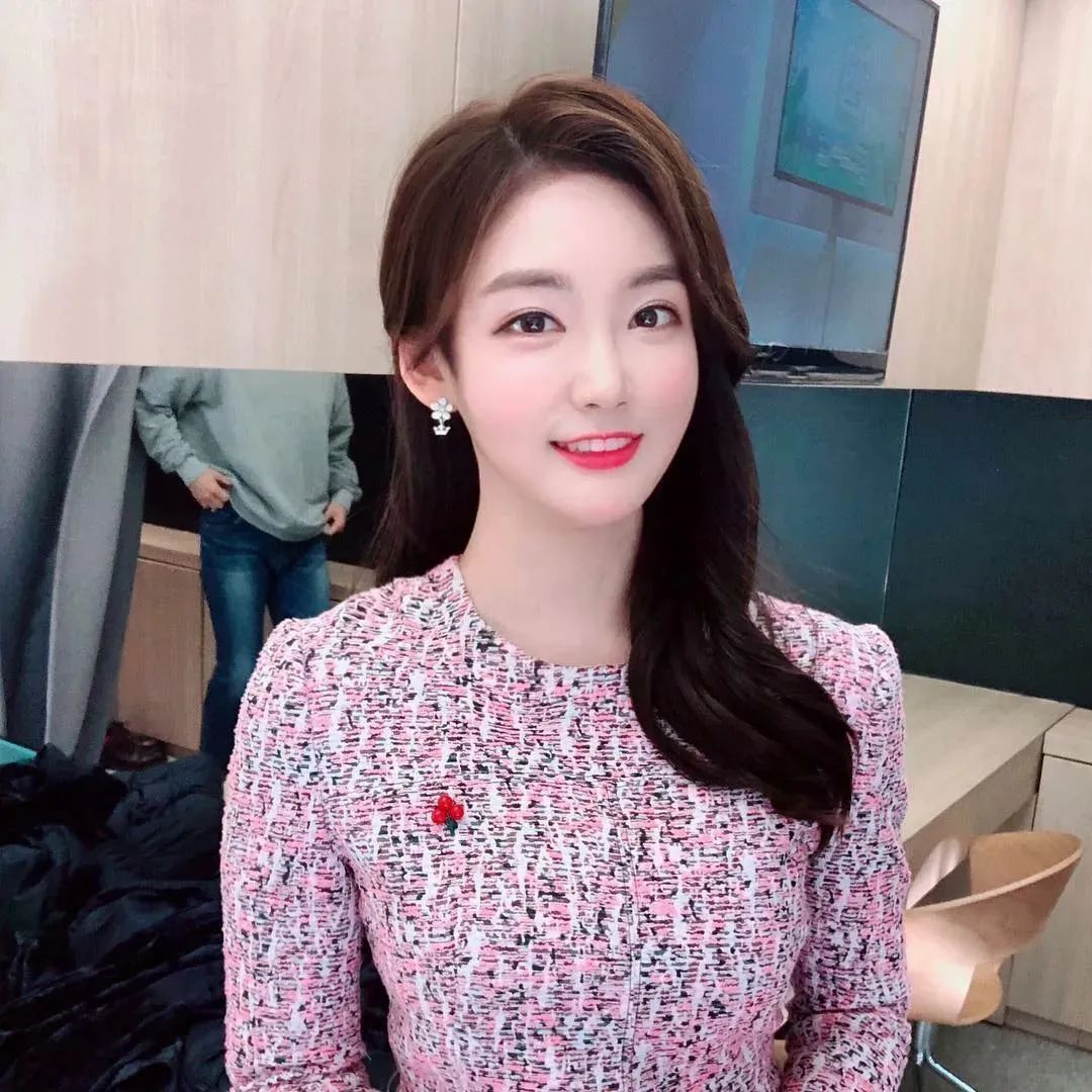 郭敏善，又甜又养眼的韩国最美电竞女主播