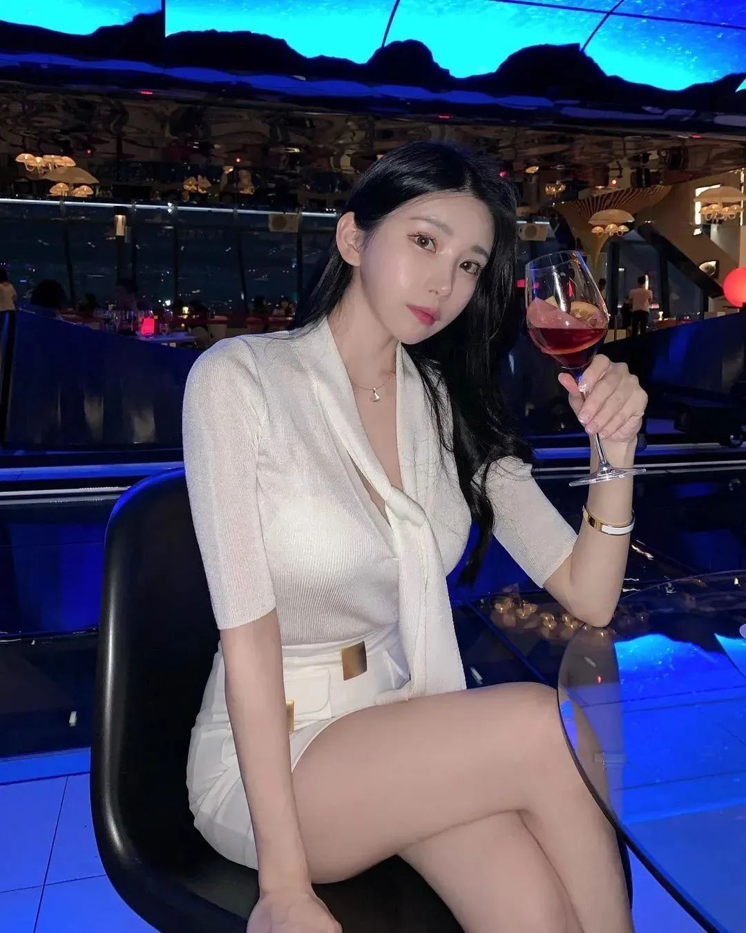 美女壁纸丨韩国网红jisoobae，神似金智秀的南韩的长腿女神
