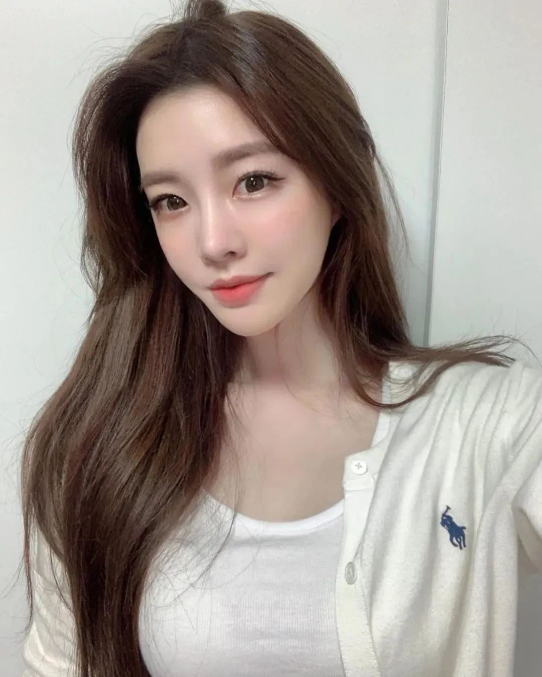 美女壁纸丨韩国网红bestido，笑容甜美可人的气质女神