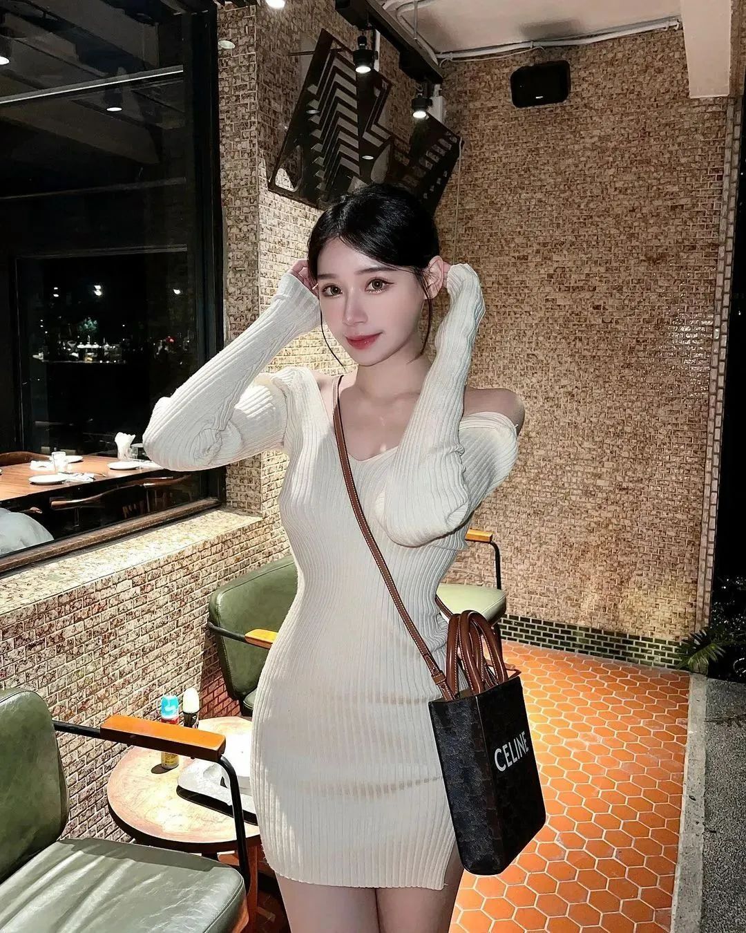 沁柔，清新甜美的“治愈系”女神