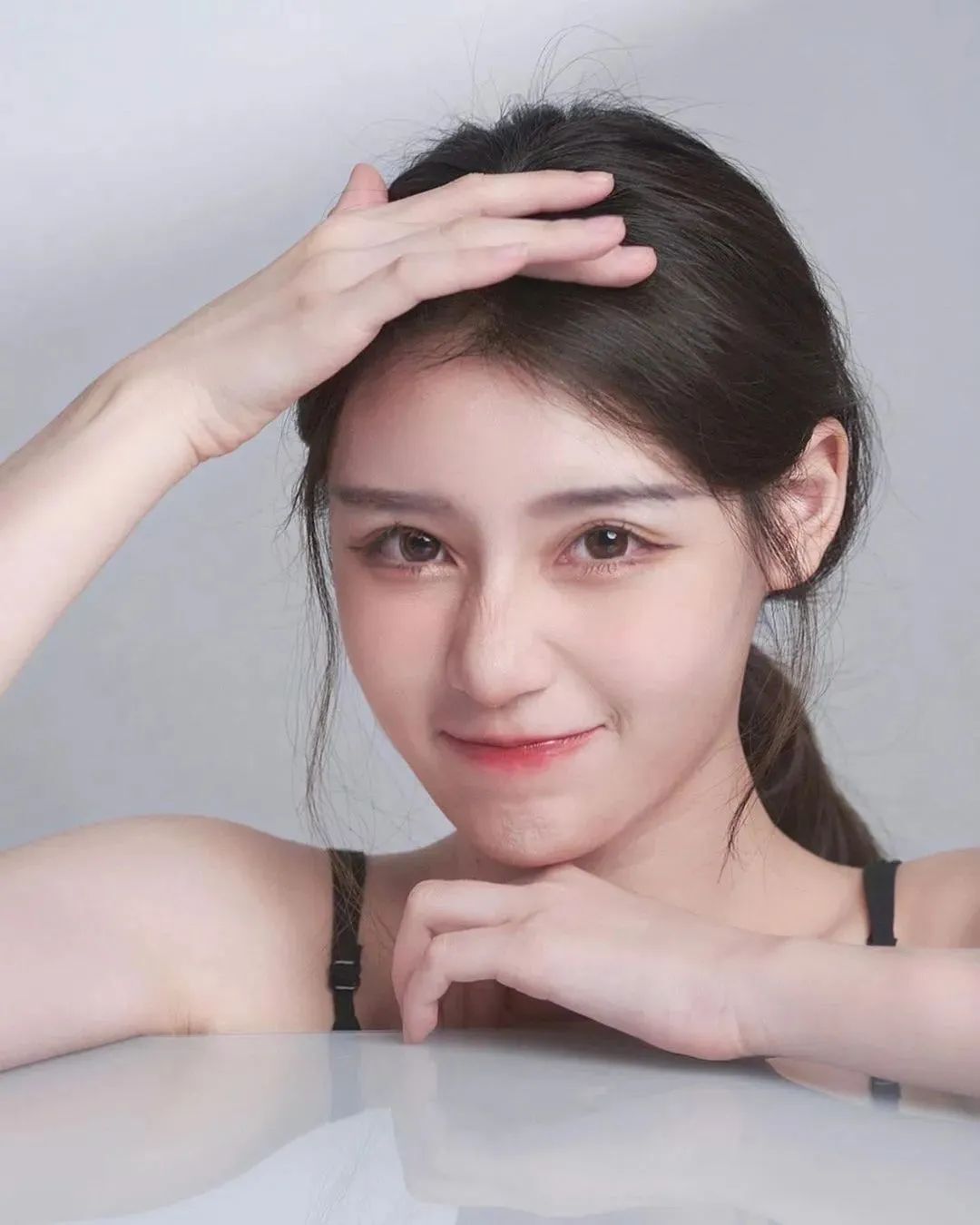 沁柔，清新甜美的“治愈系”女神