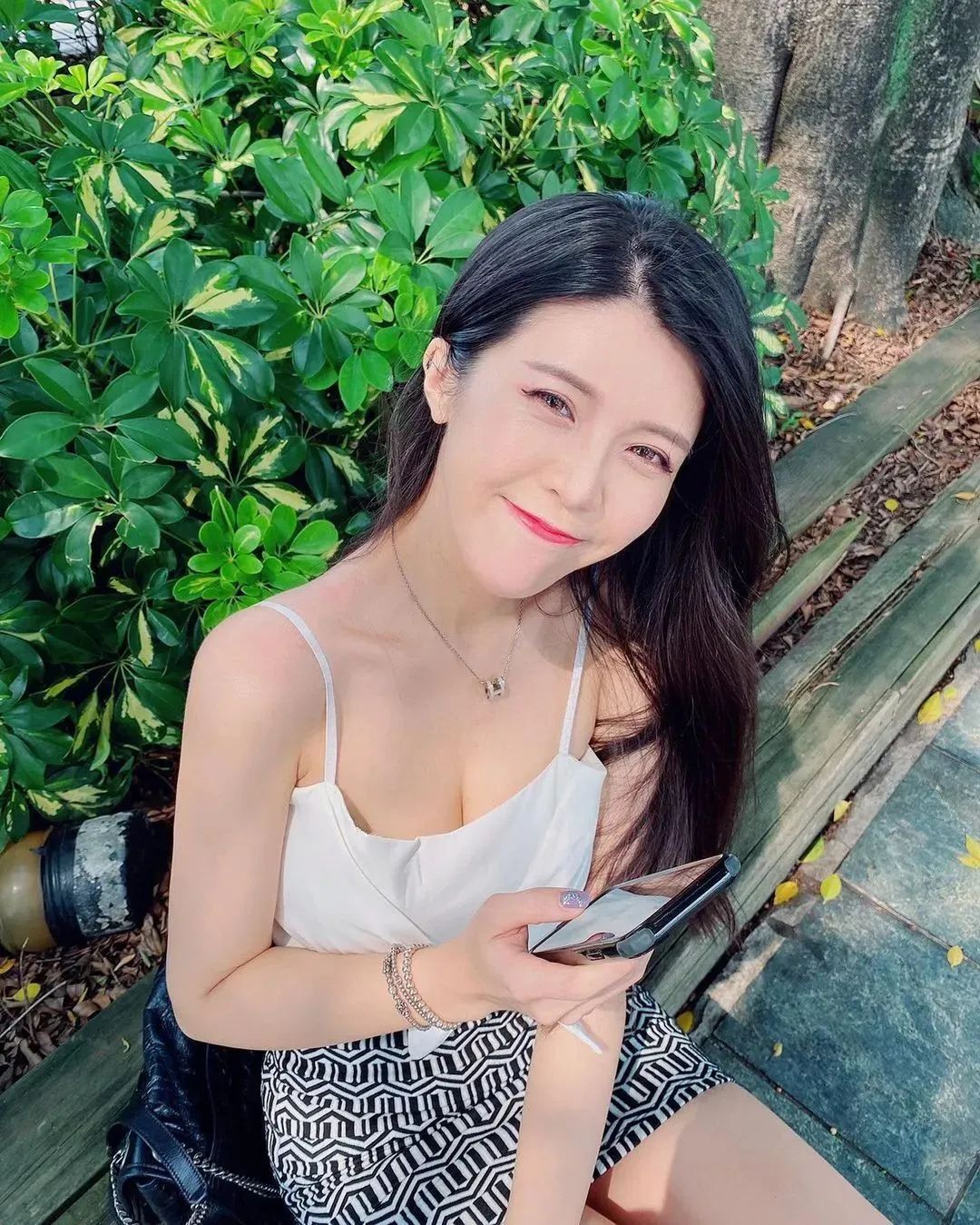 美女壁纸丨Chiao焦糖，长相甜美可人的台湾正妹