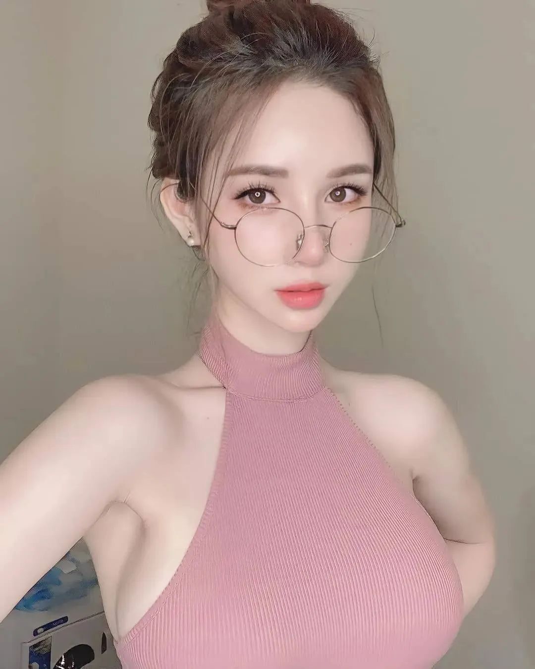美女壁纸丨颜值出众的韩国最美CEO，高贵的气质让人感觉高不可攀