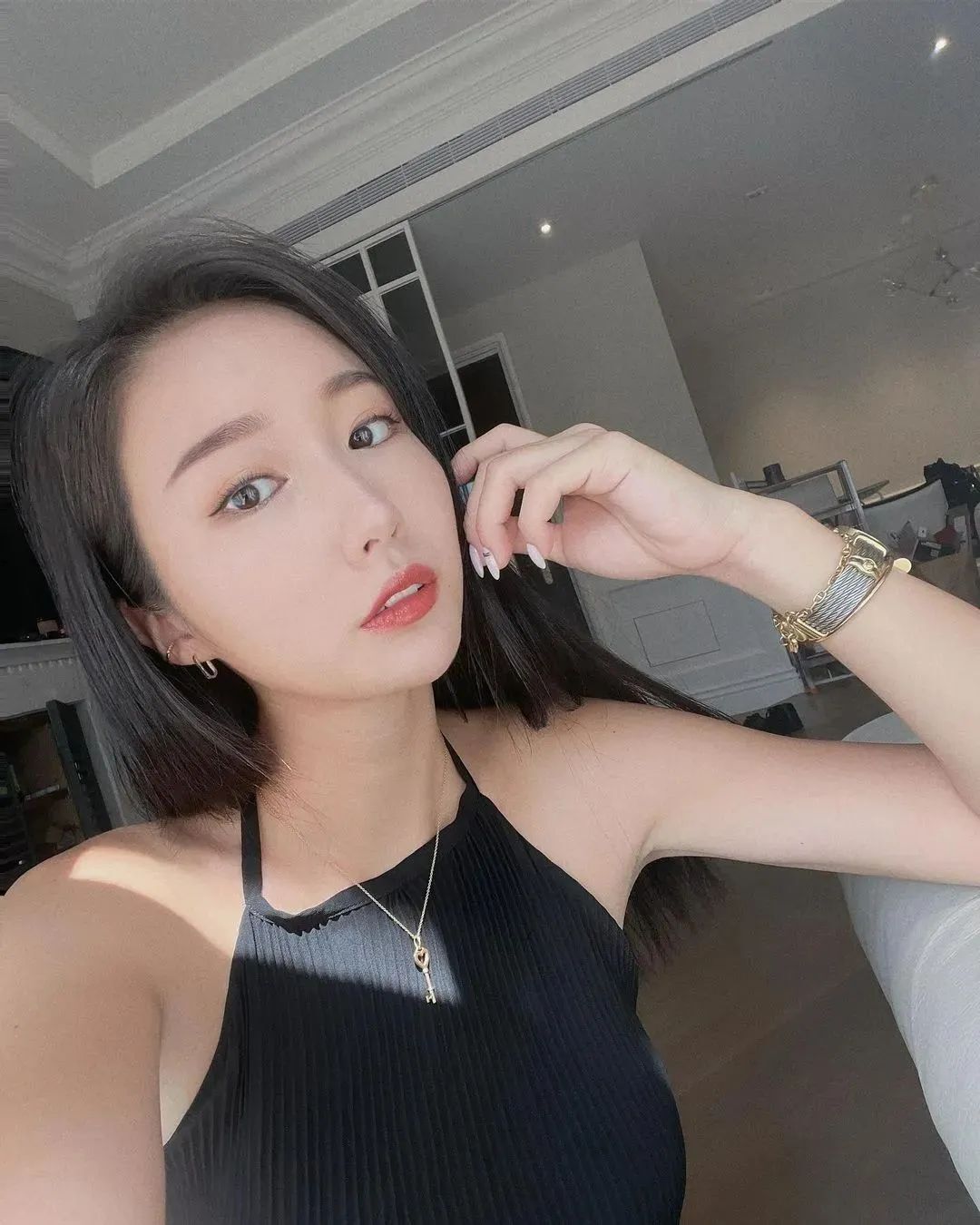 美女壁纸丨安柏，美艳动人的网红美女