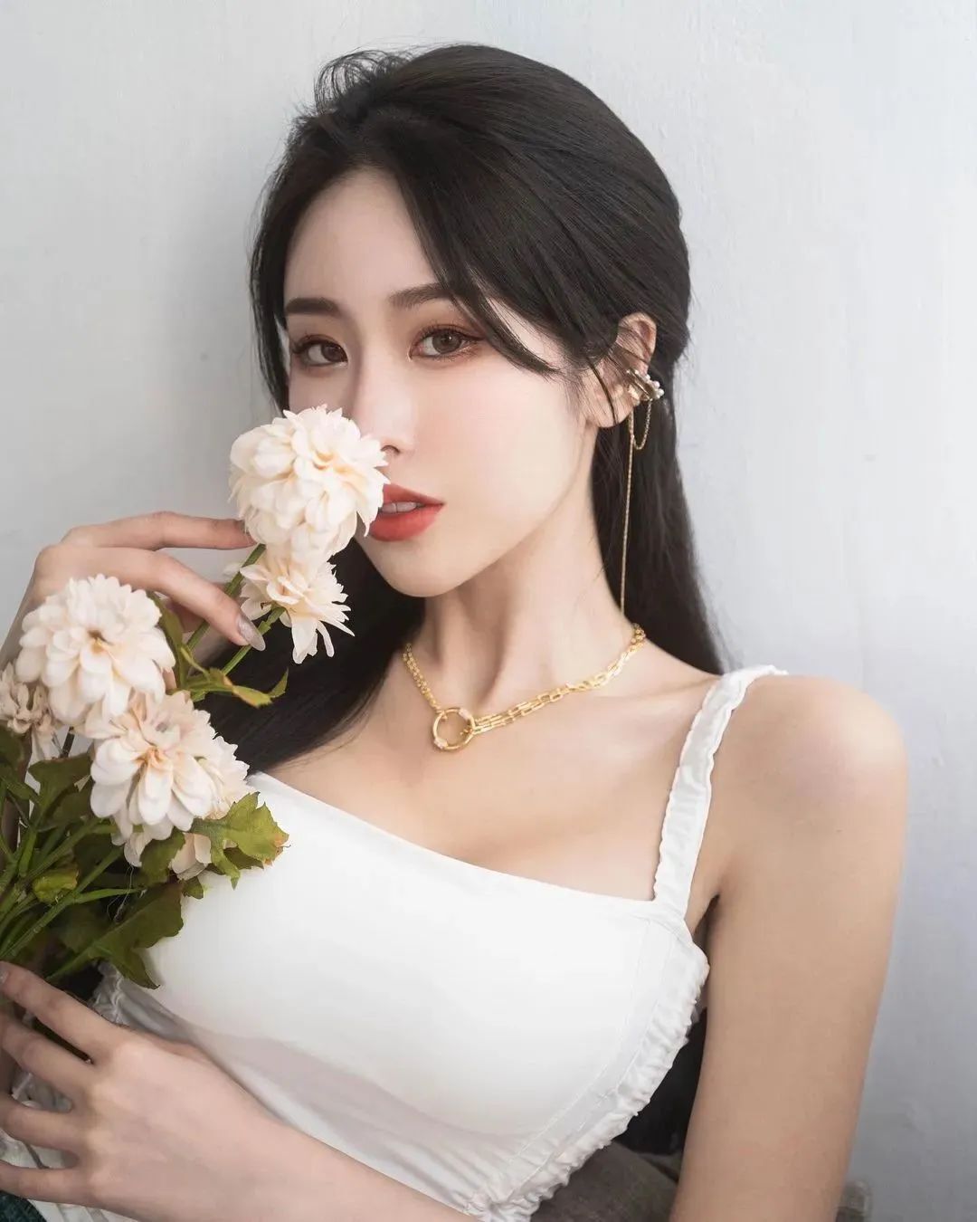 郑若青，又甜又美的气质女神