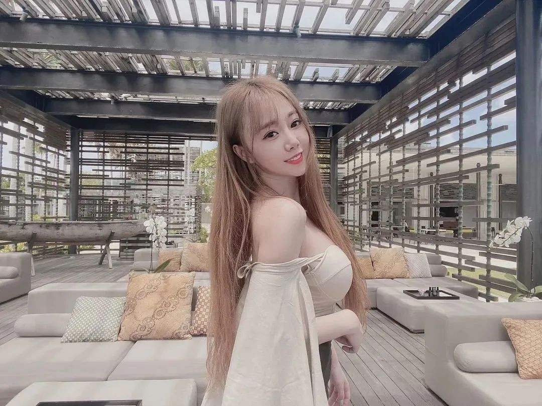可禹，清新脱俗的台湾网红美女