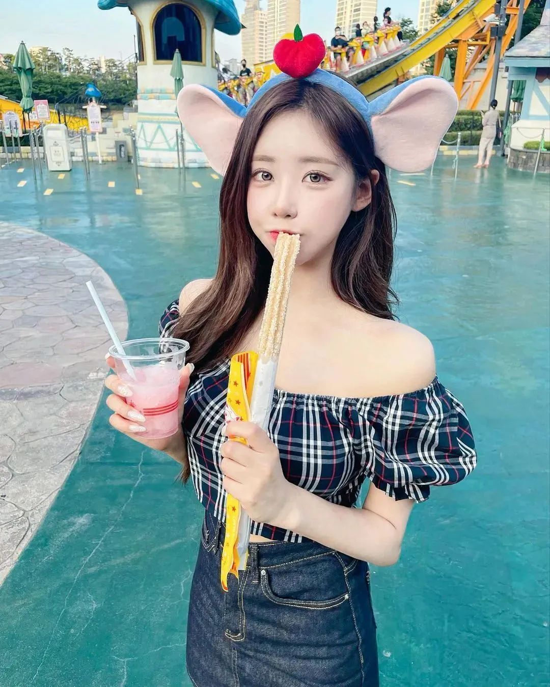 Vely,甜美可人的韩国网红美女
