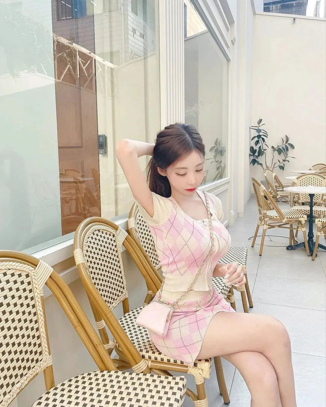 Vely,甜美可人的韩国网红美女