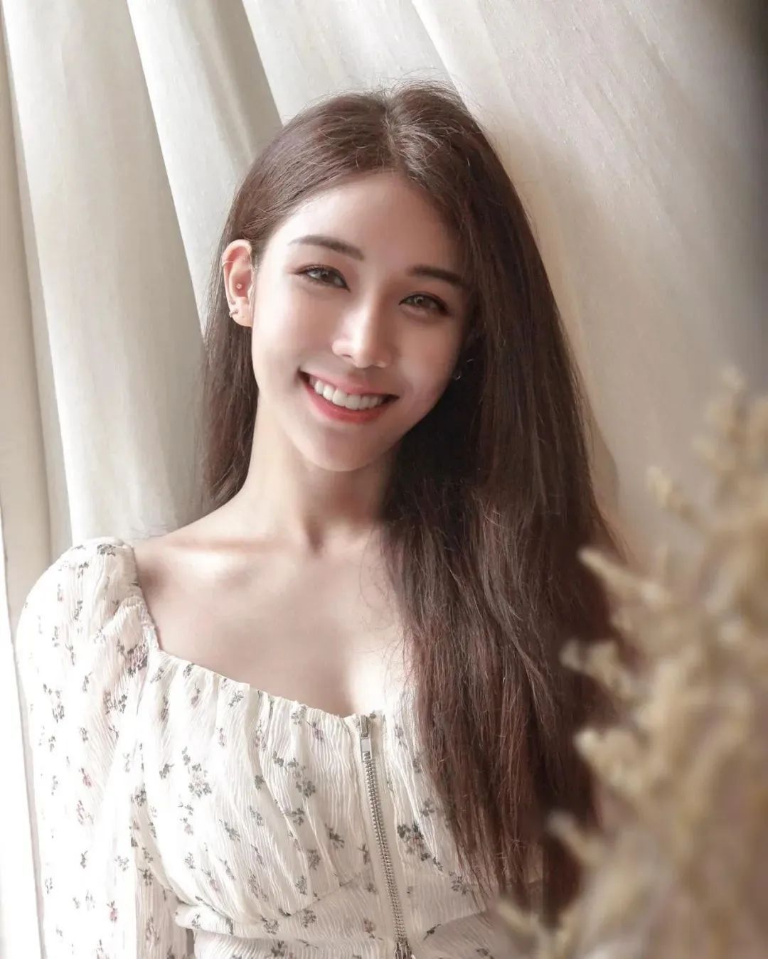 王以甯，甜美系的宅男女神