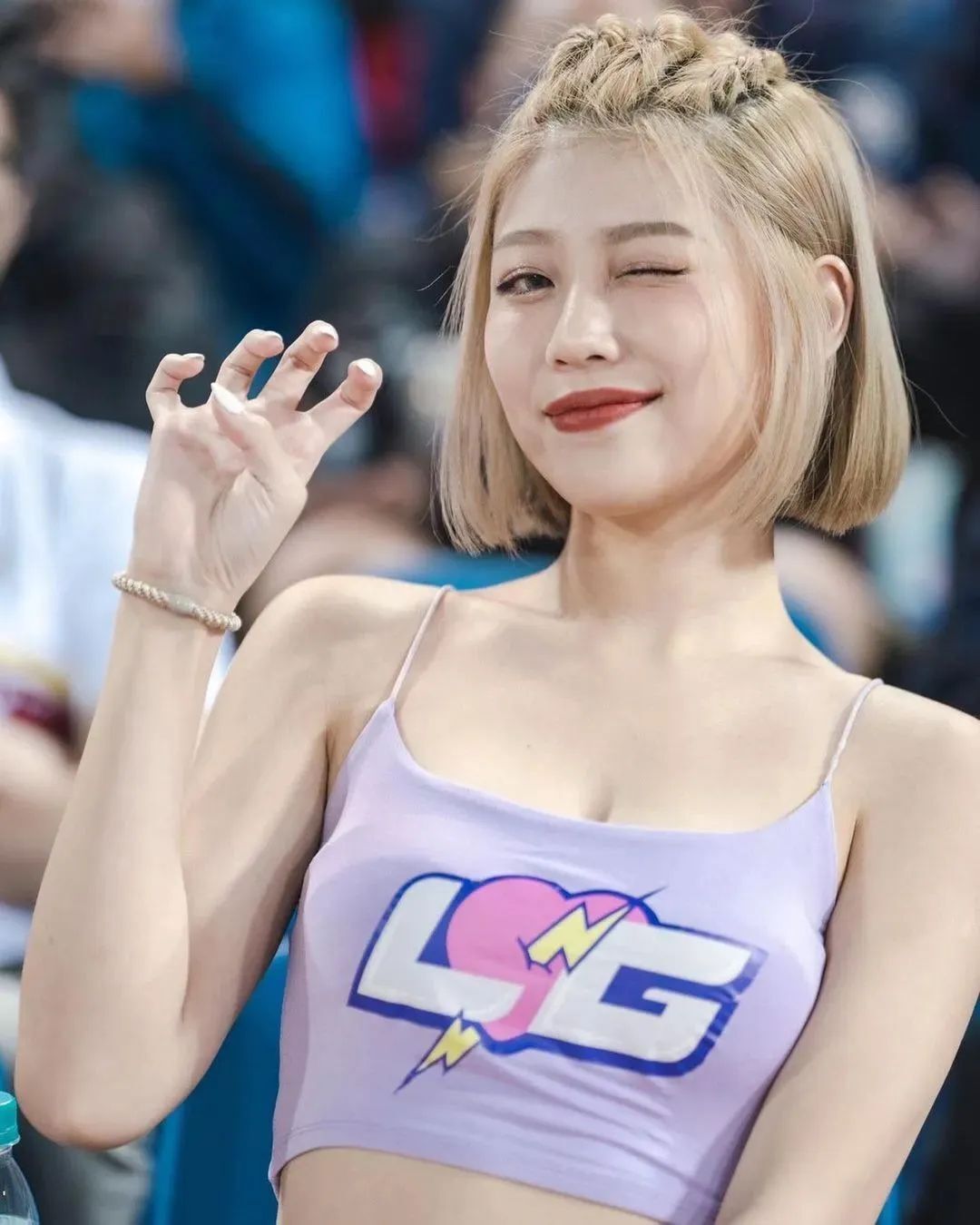 台湾网红小枫，甜美迷人的短发女神