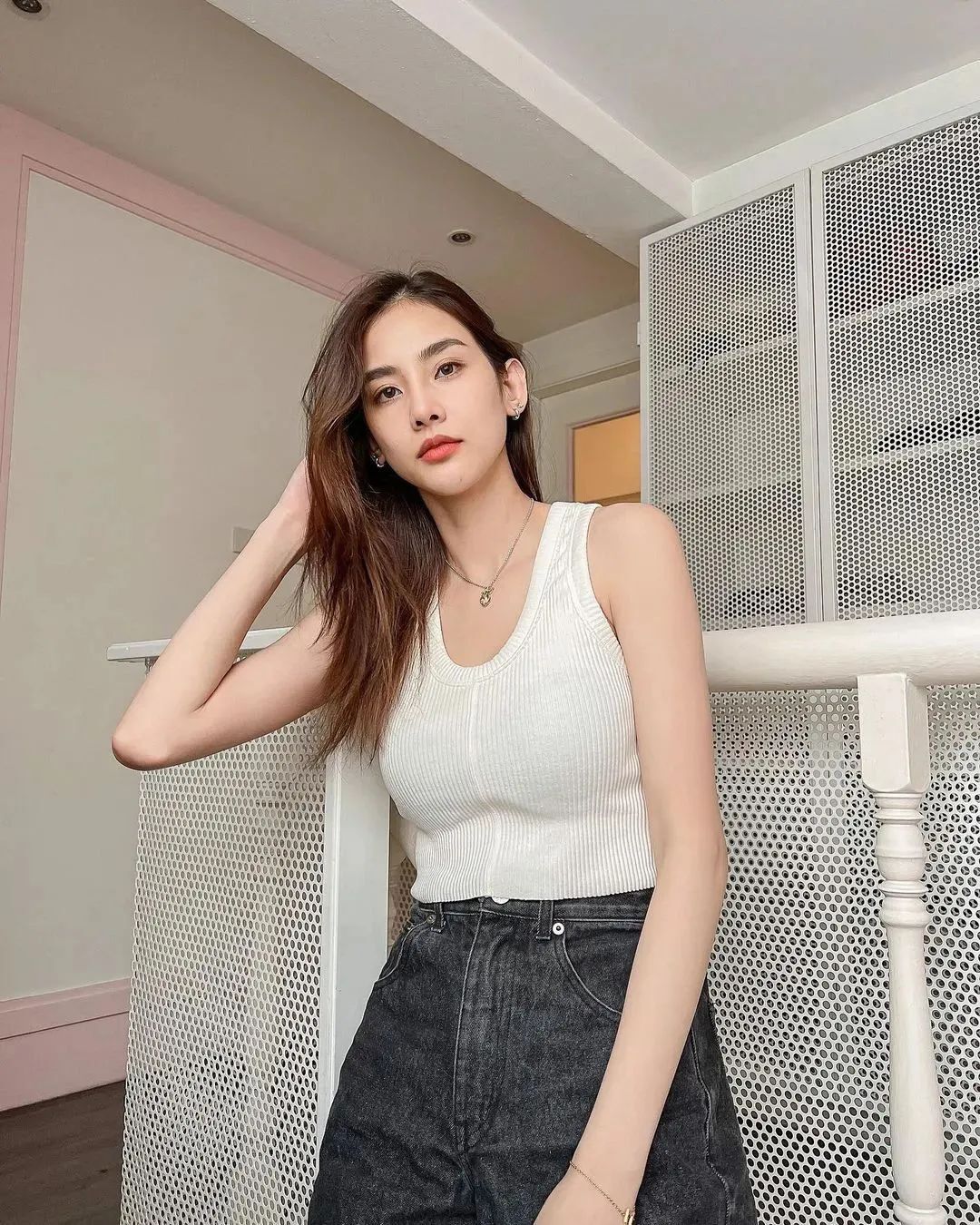 泰国名模瓦拉塔雅，30岁单身未婚的她，美出新高度