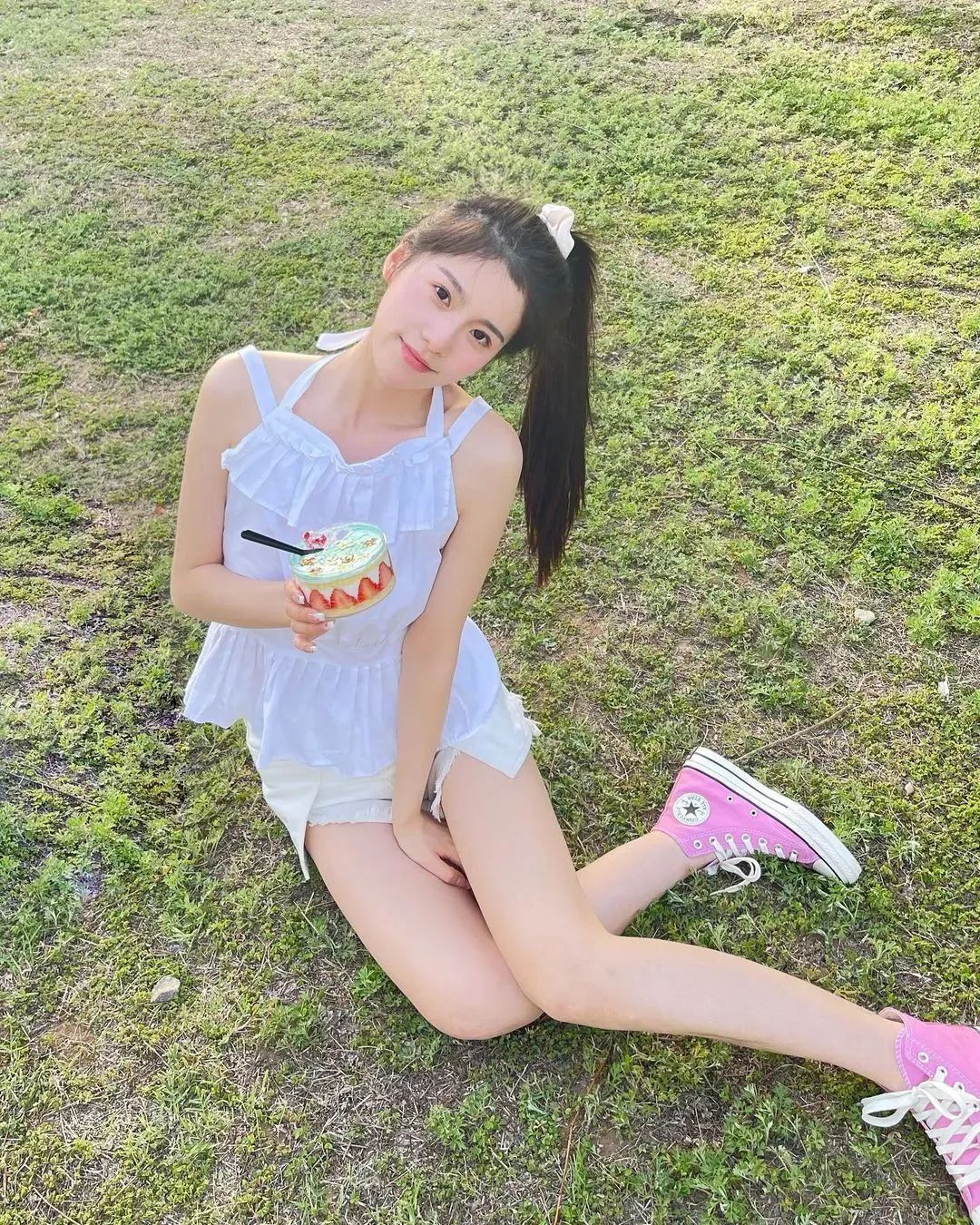 国产网红萧萧，甜美可人的颜值女神