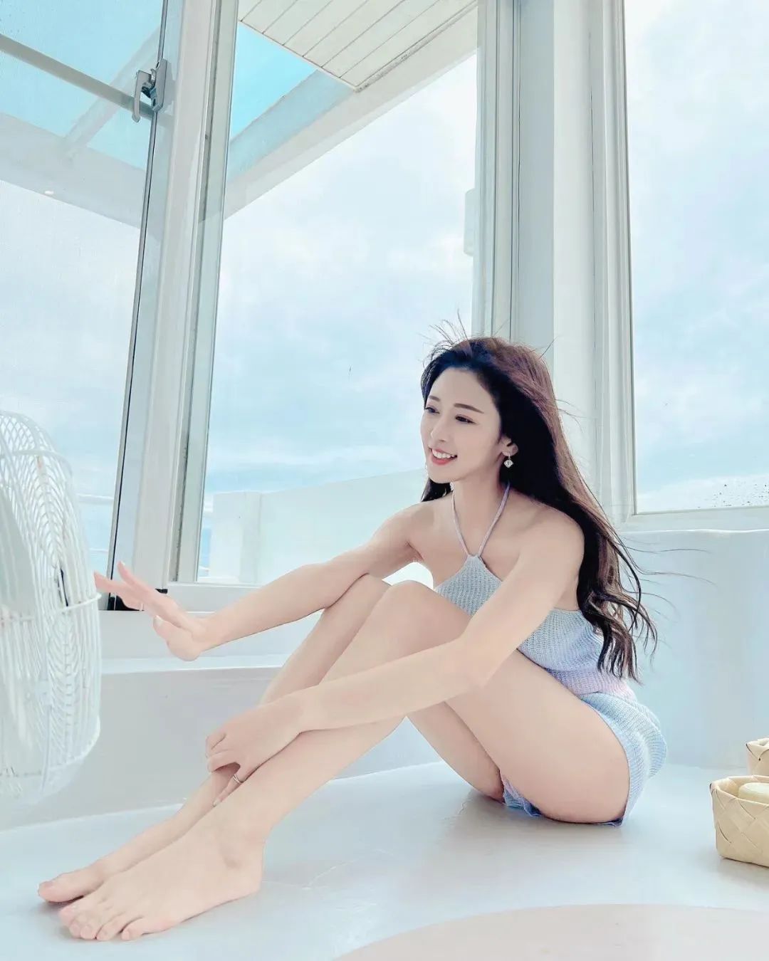 台湾网红杜衫衫，神似林志玲的甜美系女神