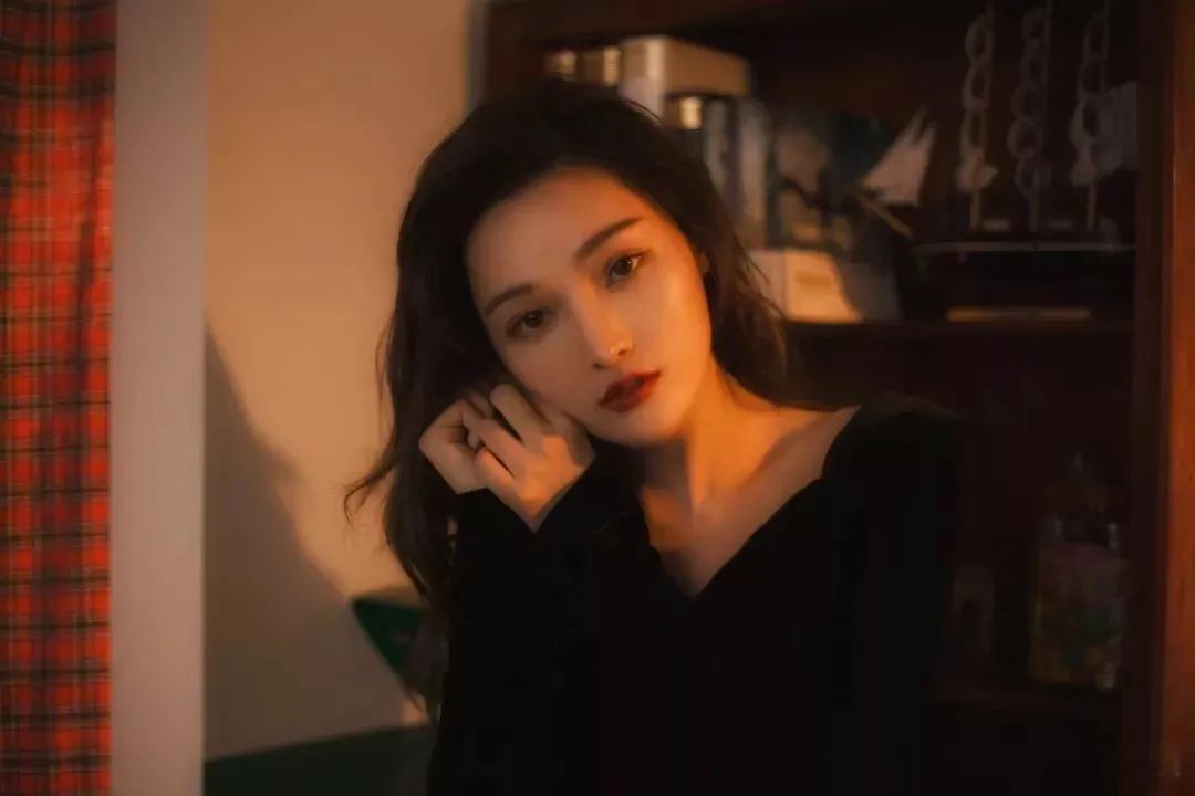王小小，人美声甜的乐坛新星