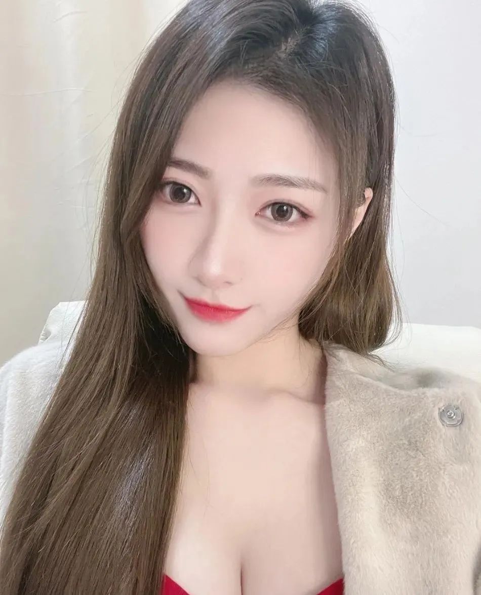 台湾网红Mia米亞，甜美指数超标的机车女神