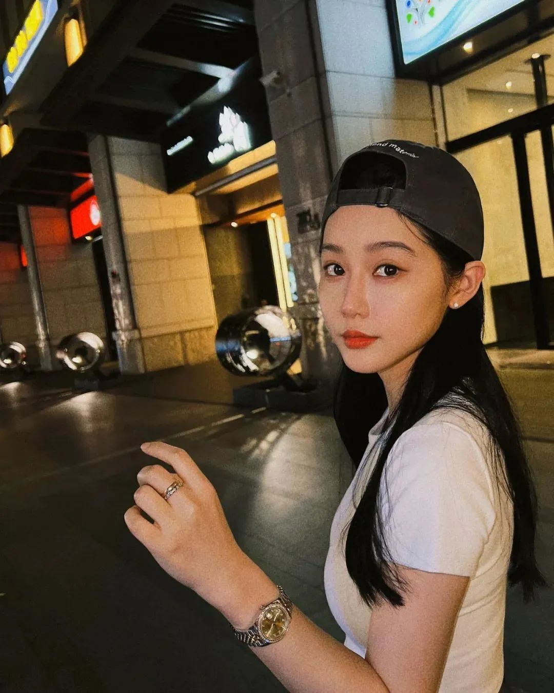 台湾初代网红陈玟予，甜美可人的气质女神