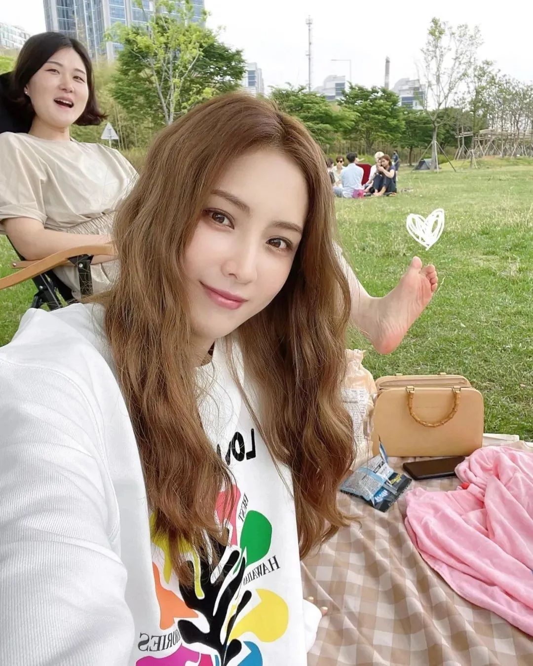 韩国网红2ppi，甜美又性感的美妆博主