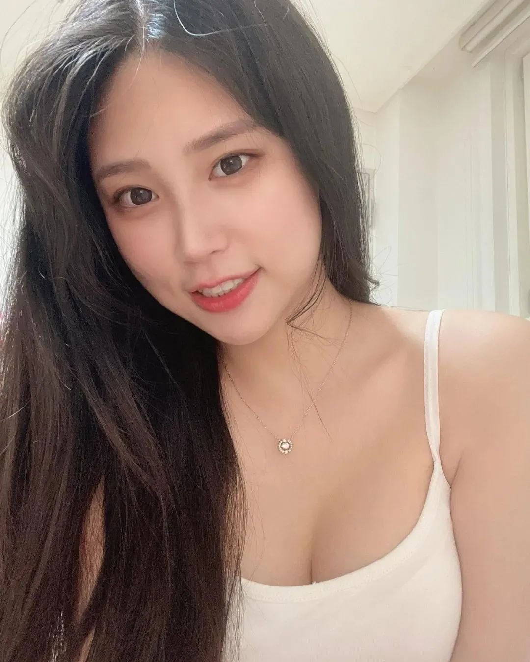 韩国网红朴善珠，青春甜美的阳光美少女