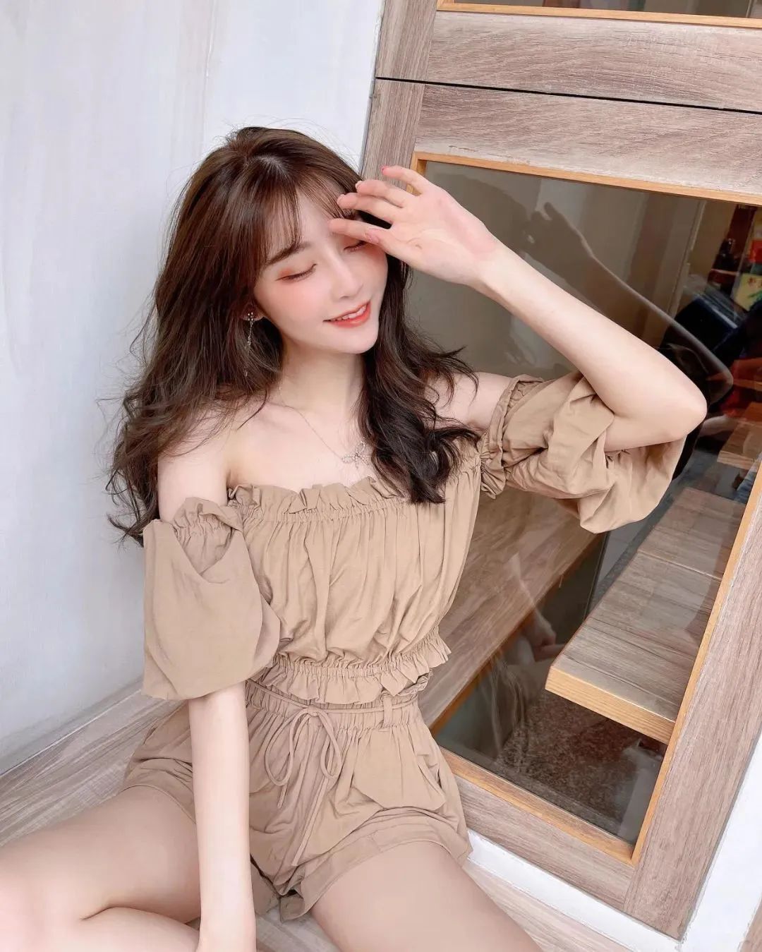 台湾网红enen0528，甜美迷人的阳光美少女