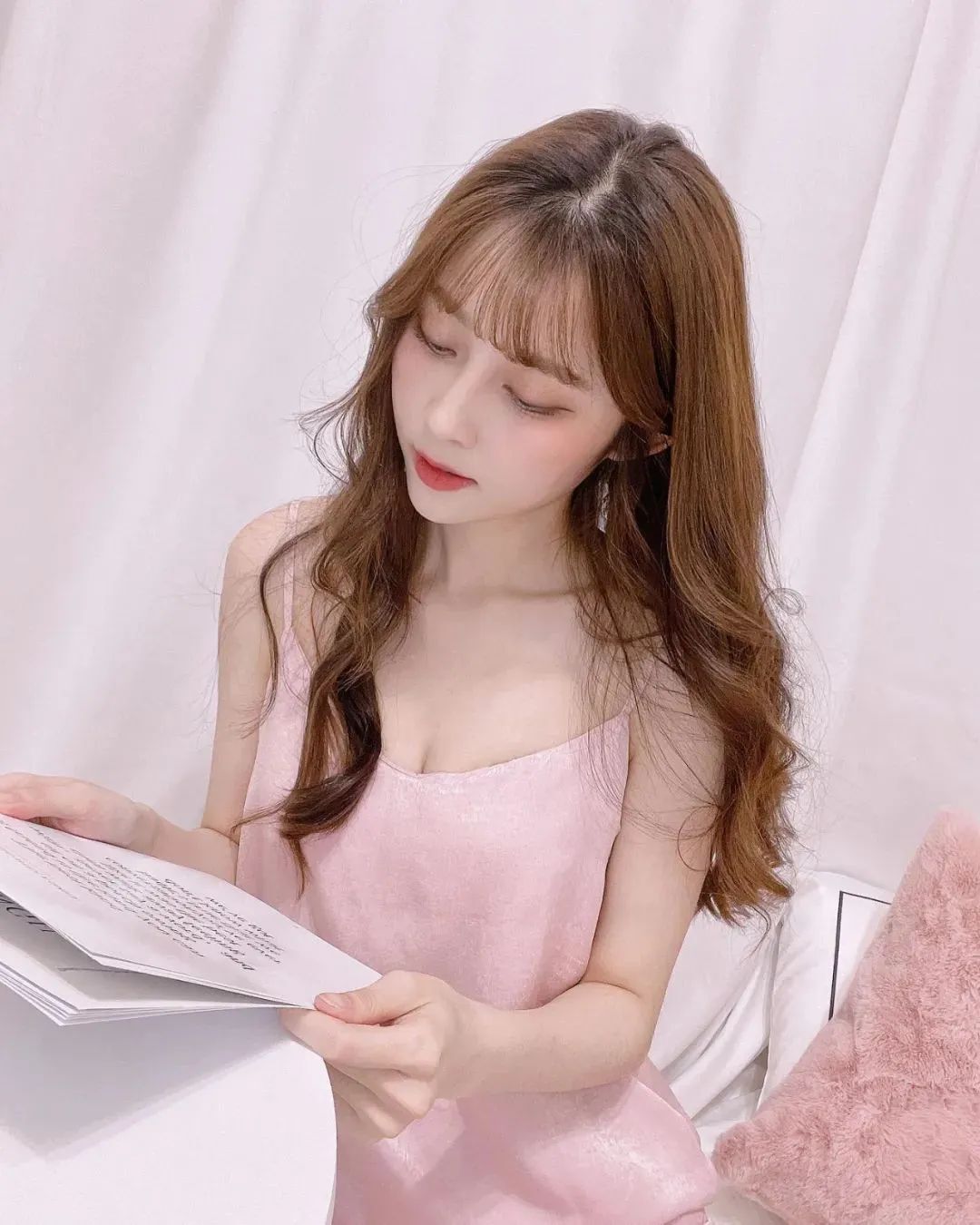 台湾网红enen0528，甜美迷人的阳光美少女