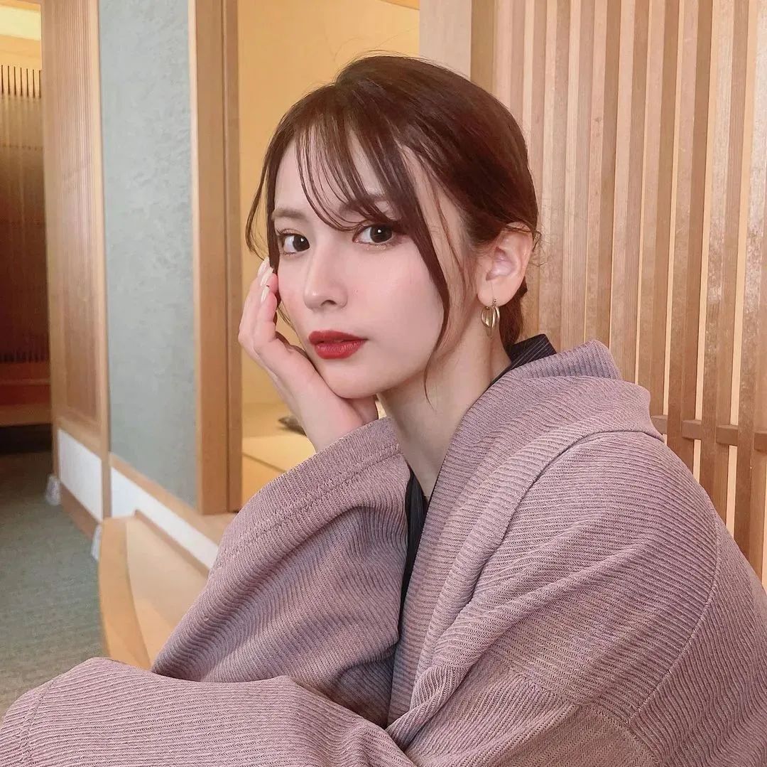 日本网红阳南子，清纯可爱的甜美系女神