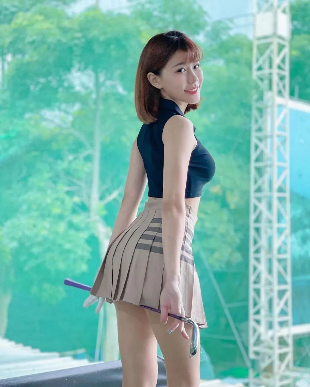 台湾网红陈波波,充满青春活力的短发女神