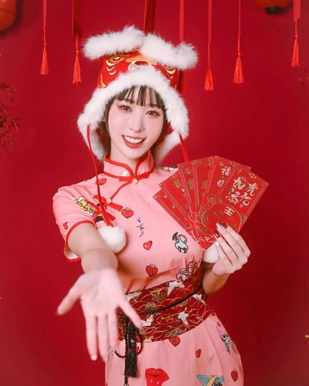 台湾网红美女郑若青，天生丽质的气质女神