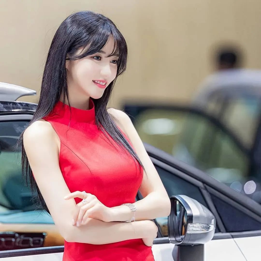 韩国网红美女林率雅，可盐可甜的气质女神