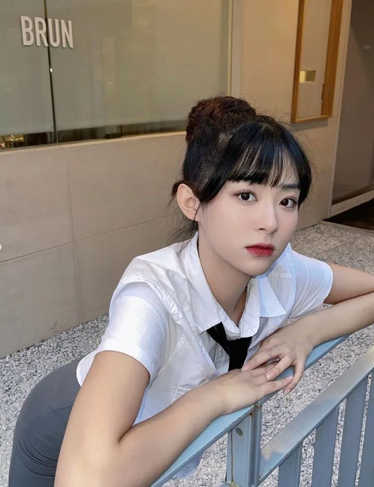 台湾网红 | 余家仪，甜美又可爱的小清新女神