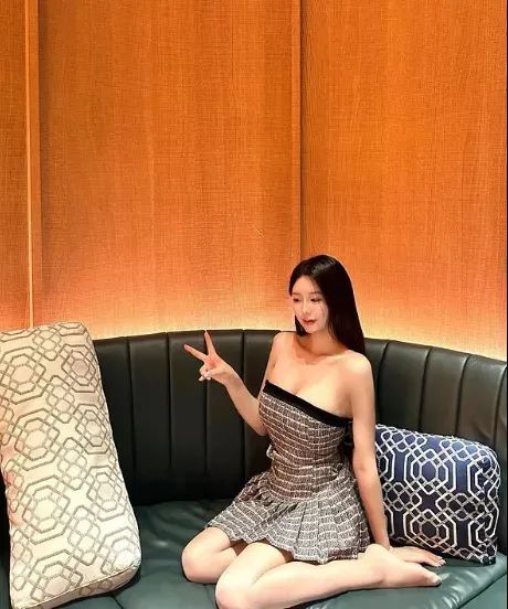韩国网红 | mminily，甜美又迷人的颜值系女神