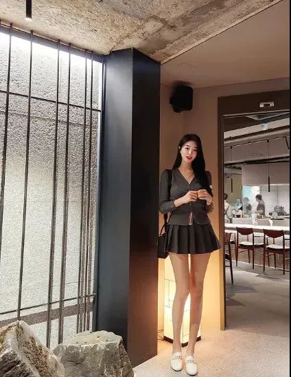 国产网红 | vin，甜美又性感的韩国空姐
