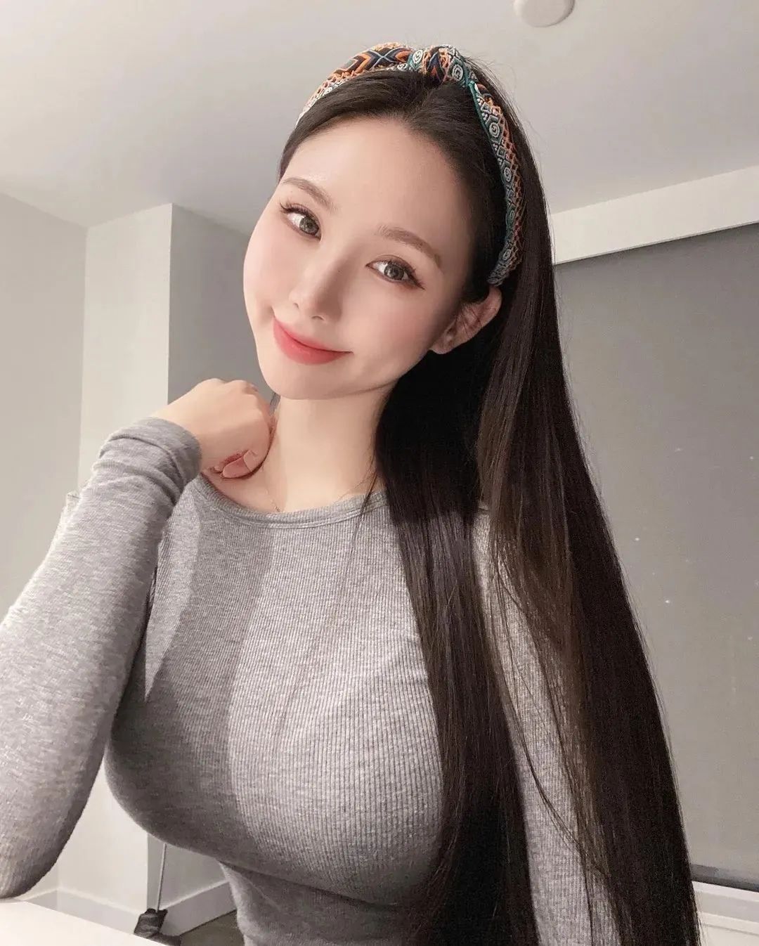 韩国网红 | vivi，甜美又性感的气质女神