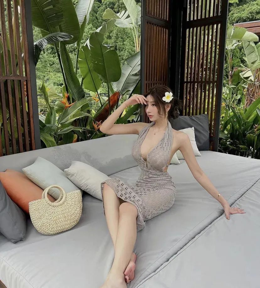 台湾网红 | 秒智，甜美又性感的顶级美女模特