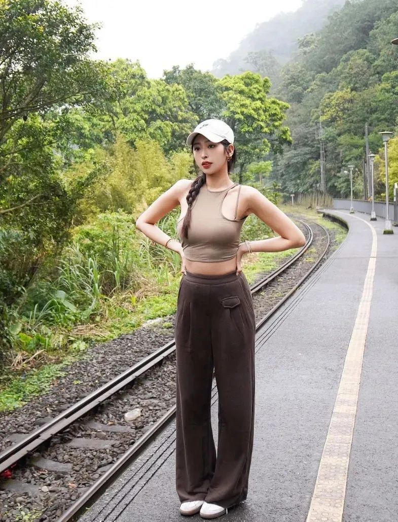 台湾极品模特！长相甜美迷人，身材实力杠杠的！