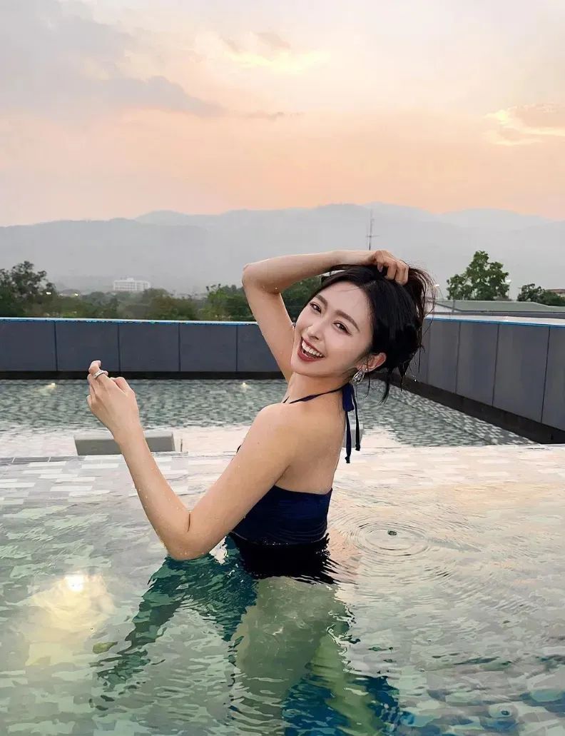 台湾极品模特！长相甜美迷人，身材实力杠杠的！