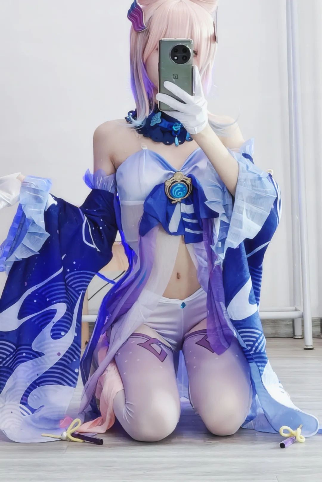 原神cos合集：花嫁神子太美了，勾勒柔软腰线与大长腿的迷人弧线！