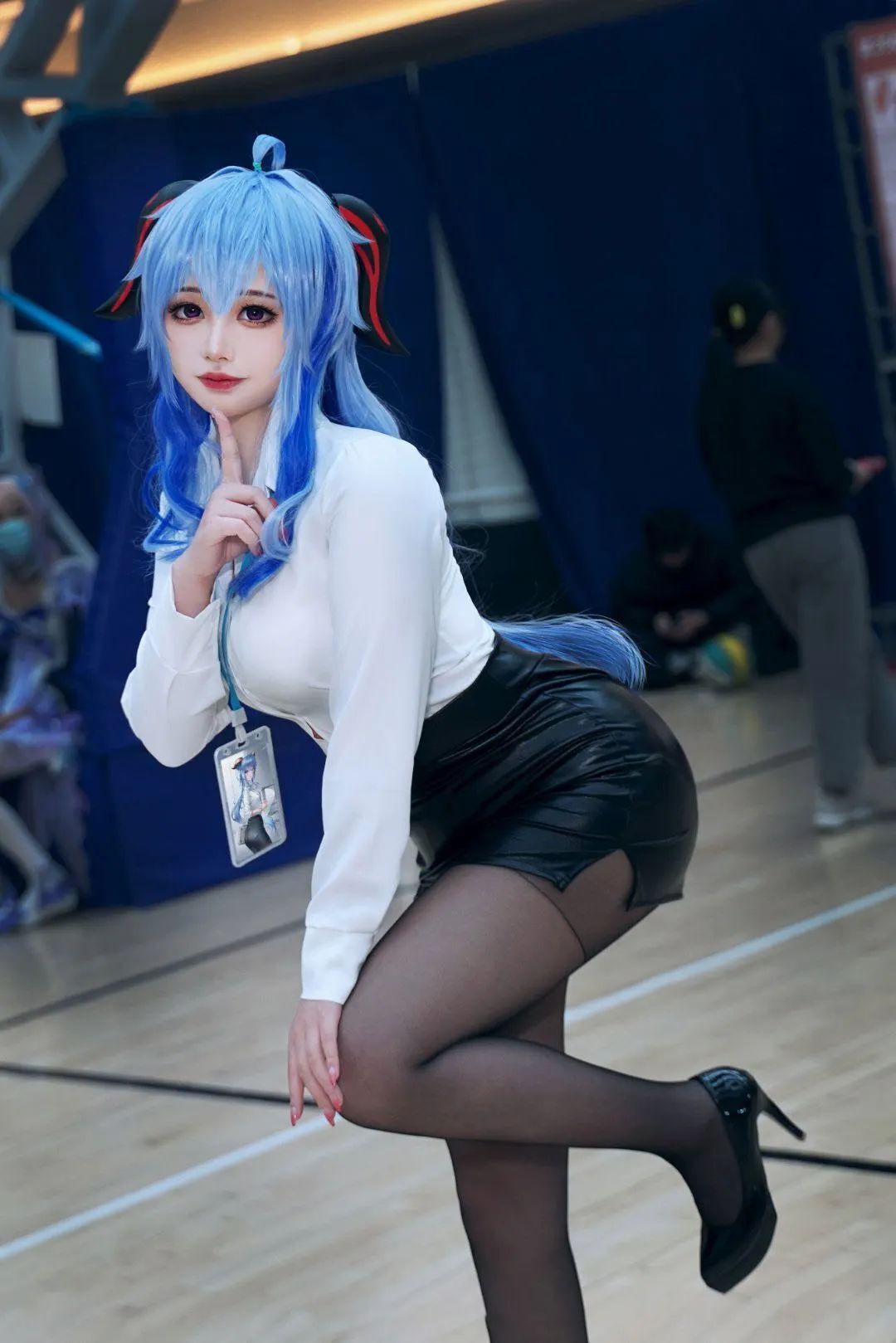 原神cos：白丝+花嫁，八重神子太御了！女仆刻晴，制服甘雨，旗袍申鹤绝美！