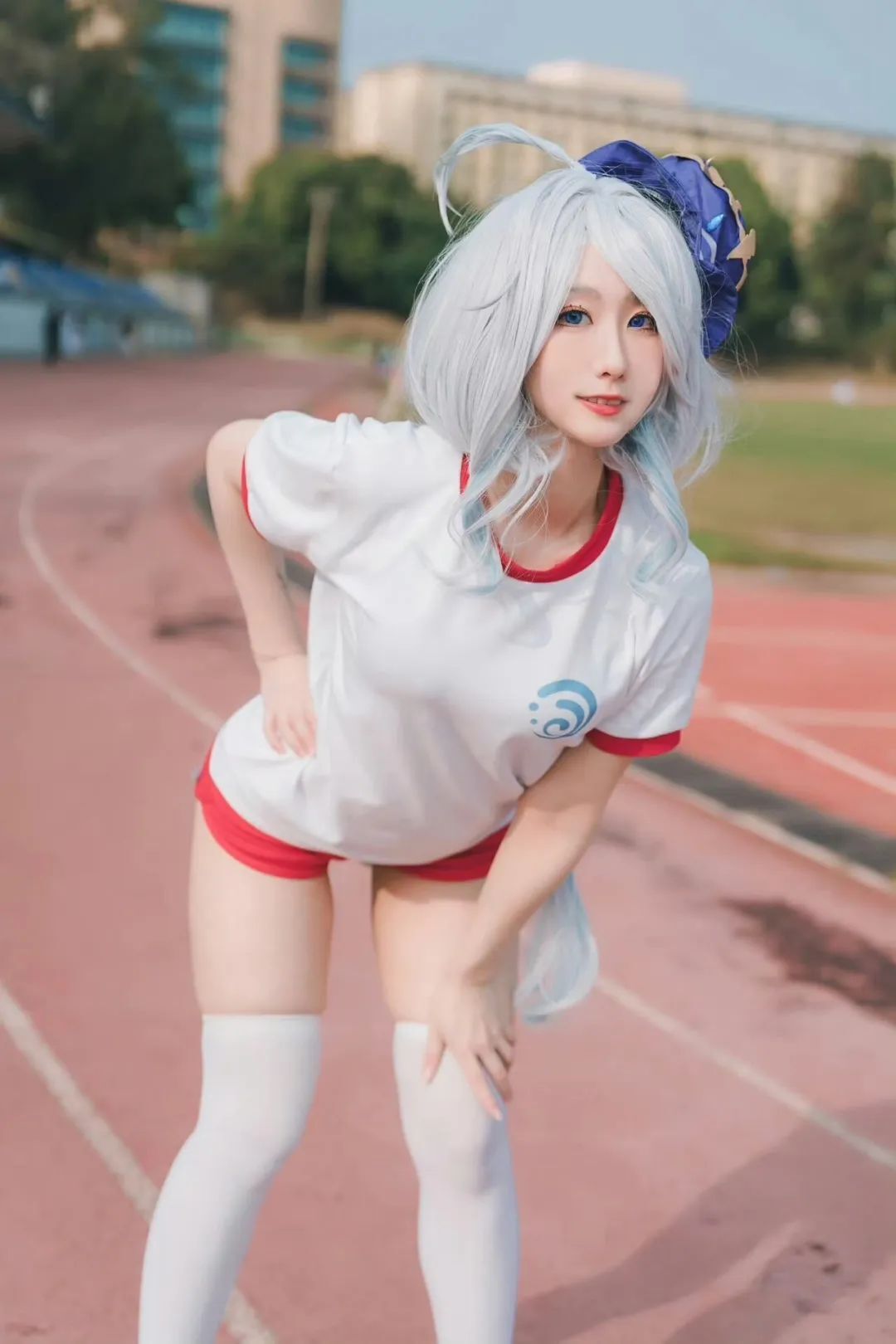 原神cos：身高两米的刻晴，运动衣水神太可爱！双马尾黑丝莫娜，才是顶级理解！