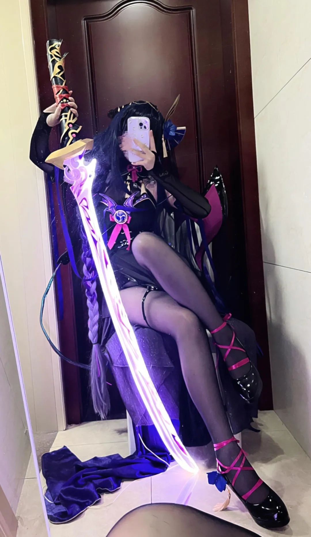 原神cos：泳装草神，护士装刻晴，婚纱神子，包臀裙申鹤，制服雷神让玩家狂喜！