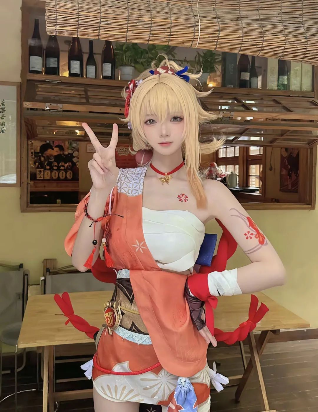 原神cos：黑丝连衣裙刻晴美出新高度！古装汉服甘雨，大草神，雷神制服，绫华女仆让人狂喜！