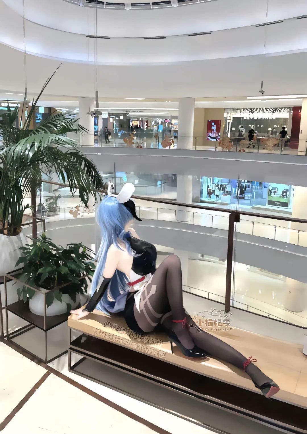 原神cos：黑丝+皮裤，兔女郎甘雨太顶了！白丝制服刻晴！女仆绫华雷神让人狂喜！黑丝旗袍申鹤！
