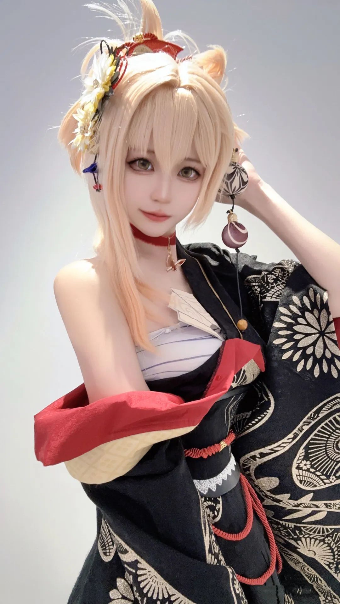 原神顶级cos：甘雨紫色纱裙太可爱了！女仆莫娜，花嫁神子，泳装申鹤，浴袍雷神太漂亮了！