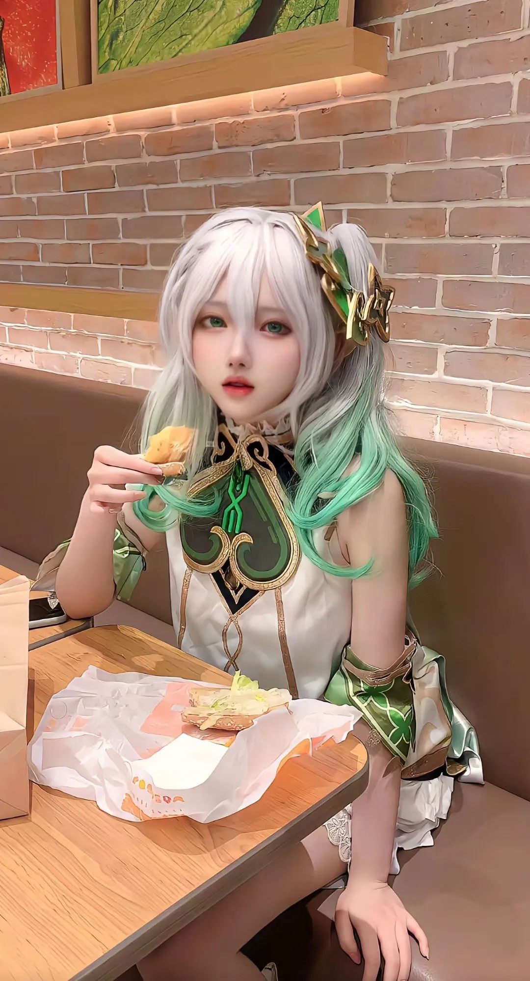 原神cos：校服宵宫太清纯了！黑丝旗袍申鹤御出新高度！女仆甘雨，刻晴笑容超甜！