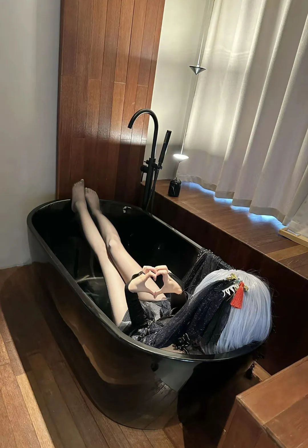 原神cos：黑丝+制服，雷神太御了！黑丝旗袍申鹤，白丝女仆雷神，婚纱刻晴，兔女郎心海谁能不爱？