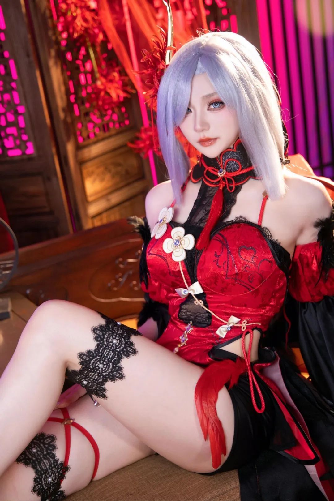 原神cos：白丝+制服，刻晴超可爱！旗袍甘雨秀出好身材！黑色纱裙神子太漂亮了！女仆申鹤真的好温柔！