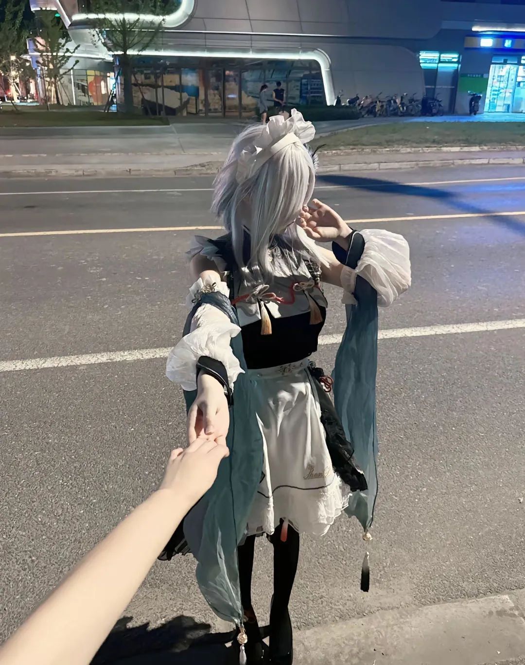 原神cos：白丝+跑车，JK绫华太棒了！女仆申鹤，猫耳雷神让人狂喜！黑丝秘书甘雨谁不爱？