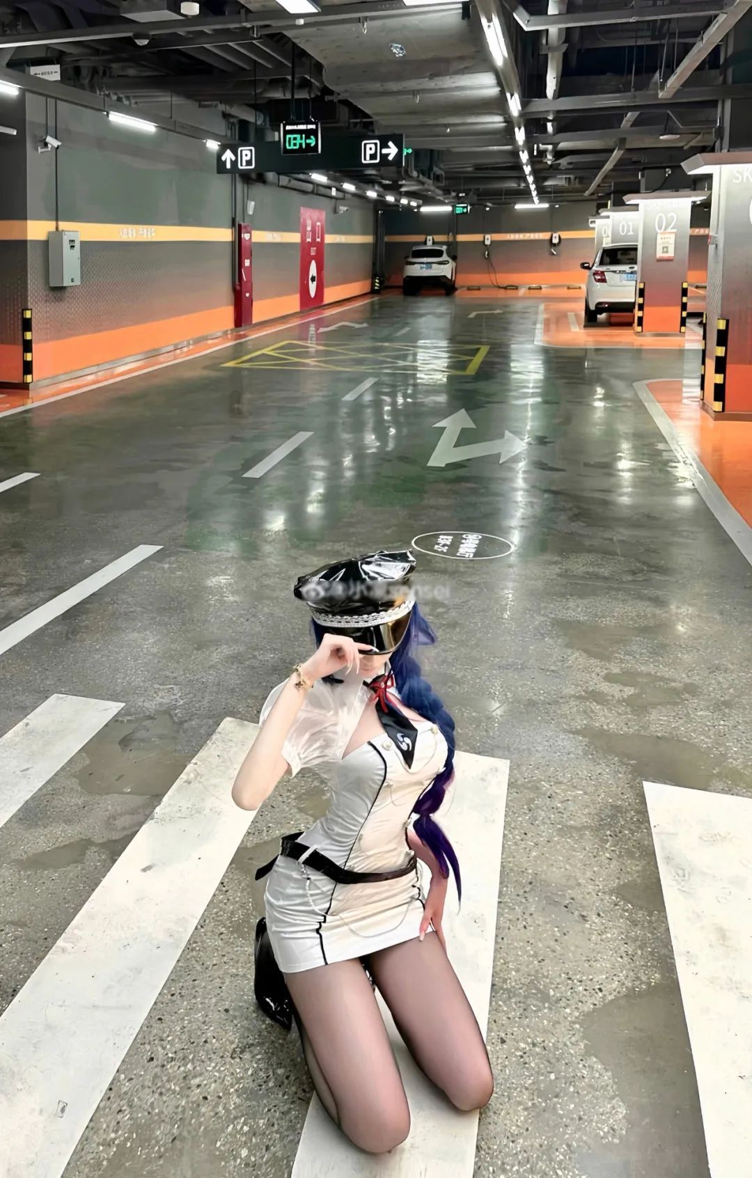 原神cos：黑丝+皮裤，兔女郎甘雨太乖了！黑丝制服雷神！双马尾女仆莫娜我爱了！车模申鹤太顶级了！